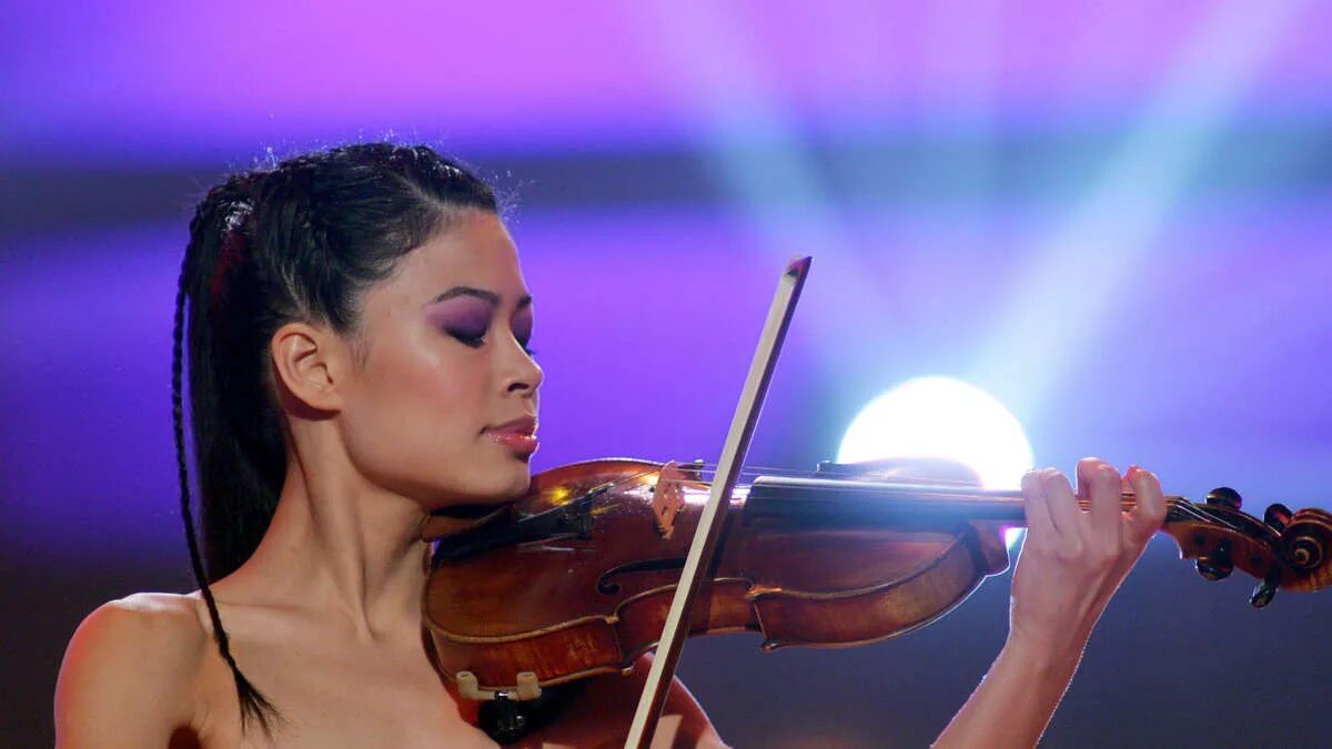 Известная скрипачка. Скрипка Ванессы Мэй. Vanessa-Mae 2022.