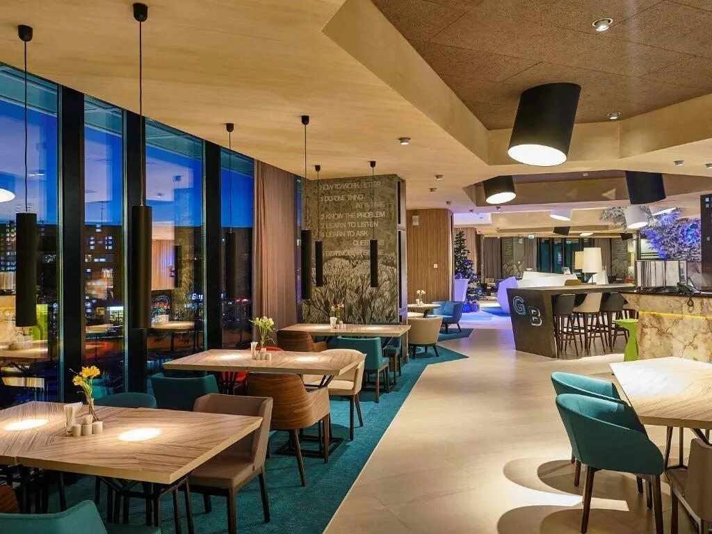 Красноярск гостиницы в центре. Красноярск,Novotel 4*. Новотель Красноярск ресторан. Гостиница Новотель Красноярск.