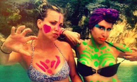 Kaley Cuoco bikini photos: Big Bang Theory star draws attention to her figu...