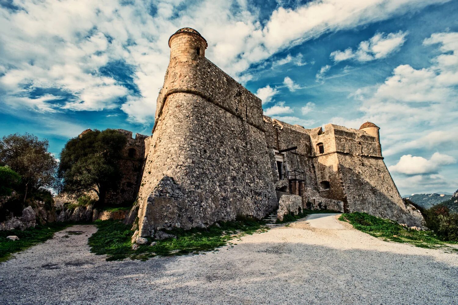 Le fort. Форт Альбан. Франция Форт Альбан. Ницца Форты. Ницца крепость.