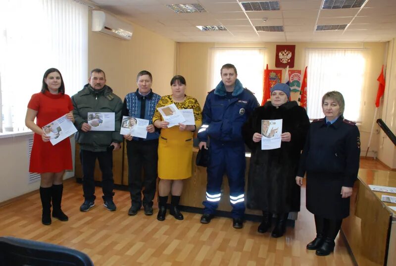 Подслушано пономаревка оренбургская в контакте. Подслушано Пономаревский район. Районный суд Пономаревского района. Пономаревская средняя школа. Воздвиженская школа Пономаревского района.