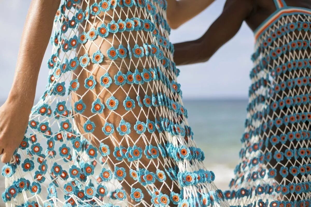 Летние пляжные платья. Вязаное крючком пляжное. Вязаное крючком пляжное. Кальцедония туника пляжная. Летние пляжные платья.