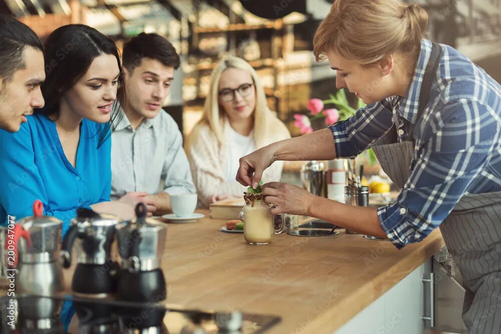Мастер класс по приготовлению кофе. Приготовление кофе. Бариста. Кофе бариста. Мастер класс по приготовлению кофе.
