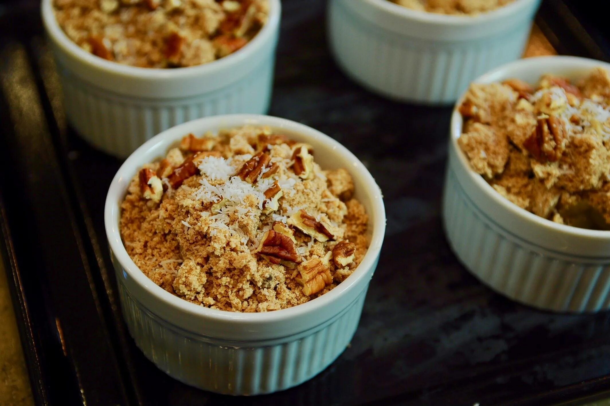 Яблочный пирог крамбл. Ягодный крамбл. Валлийский крамбл. Крамбл что это. Крамбл от рекс.