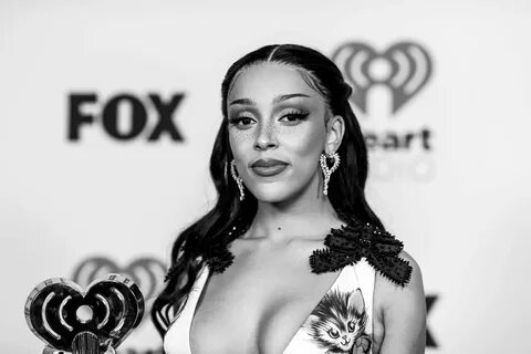 Doja Cat Displays Her Tits With The Best New Pop Artist Award (34 Photos) .