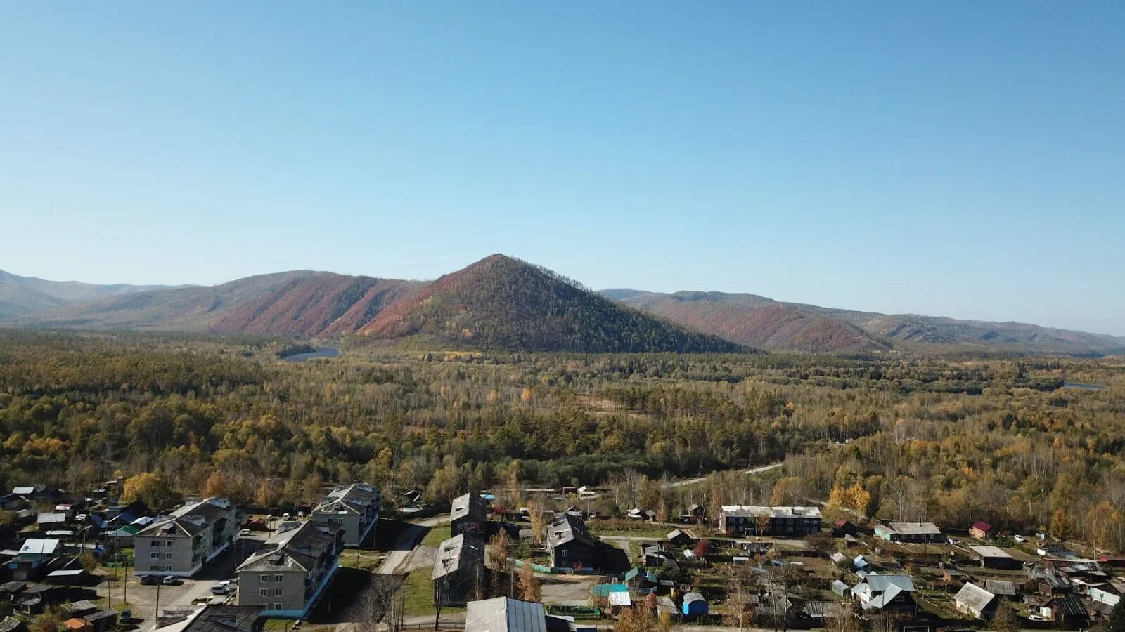 Индекс п комсомольский. Уктур Комсомольский район Хабаровский край. П.Уктур Комсомольского района Хабаровского края. Поселок Уктур Комсомольский район. Школа села Уктур Хабаровский край.