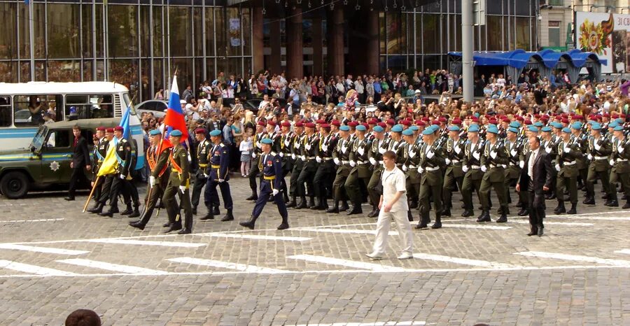 Парад Победы в Киеве 2010. Парад Победы 9 мая Киев в 2010. Парад в Киеве 9 мая 2010 года. Парад 9 мая в Киеве.