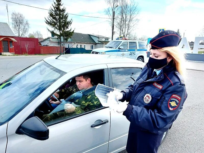 Сотрудник ГИБДД Брянский район. Госавтоинспекция Брянской области. Красавица автоинспектор.