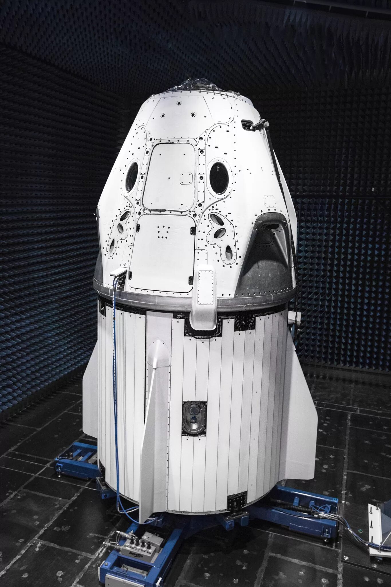 Пилотируемый. Пилотируемый корабль crew dragon. корабль spacex crew dragon. драгон 2 корабль. spacex crew dragon внутри.