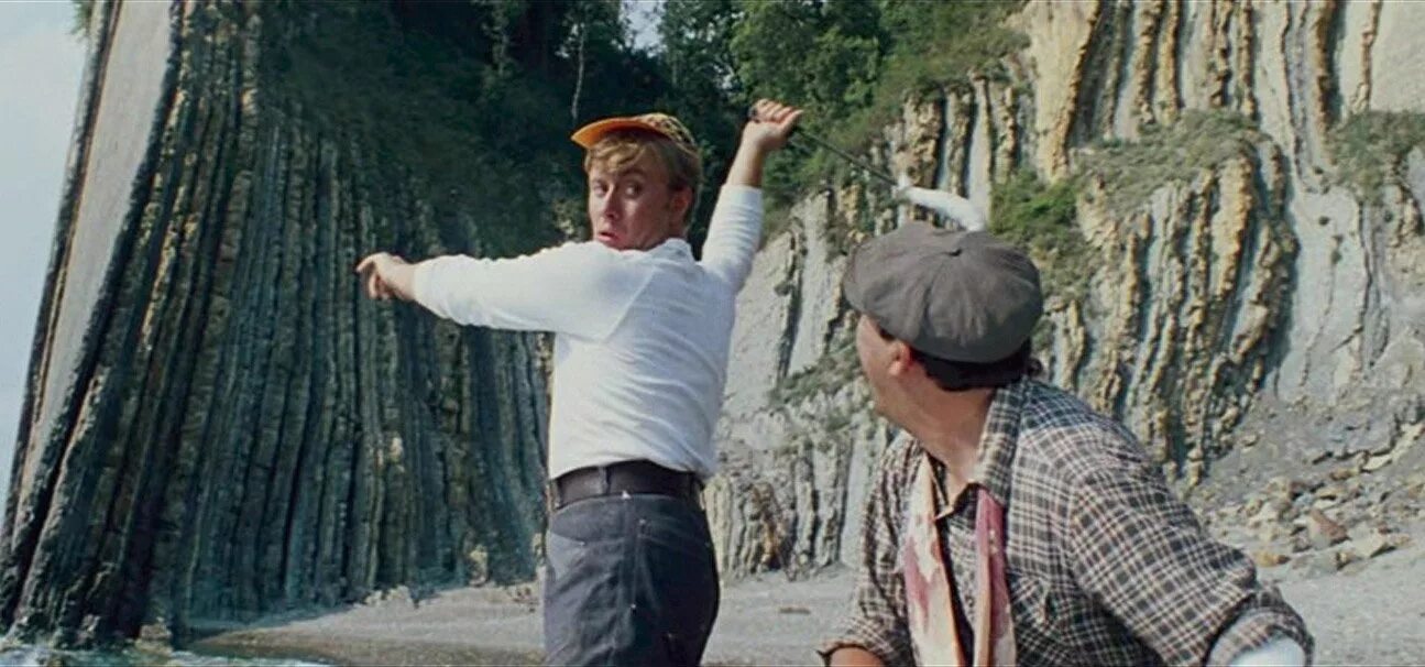 Скала киселева бриллиантовая рука. Скала киселева бриллиантовая рука. Гора киселева бриллиантовая рука. Место съемки бриллиантовая рука в баку. Где снимался эпизод.