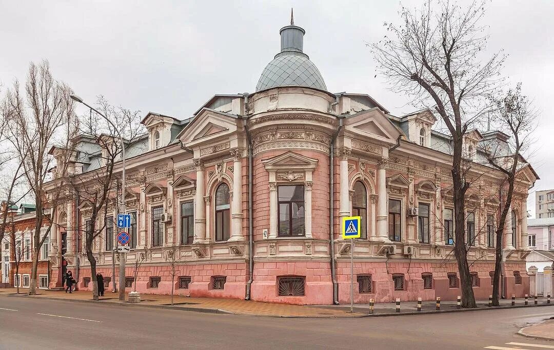 Городская дума ростов. Ростовская область архитектор. Контрасты ростова на дону. Дом алфераки в таганроге. Городская дума ростов на дону.