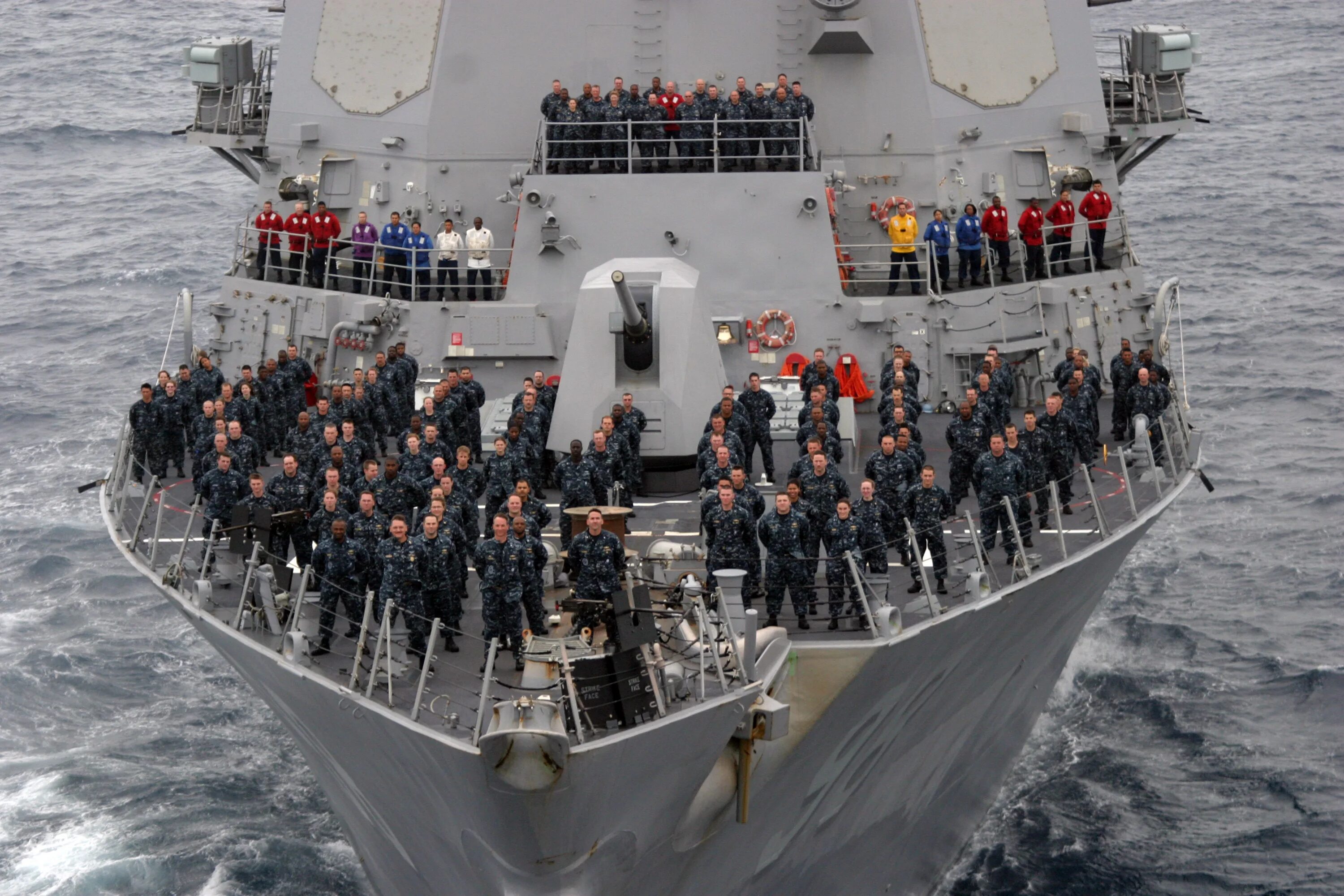 Ships crew. Эскадренный миноносец USS Forrest Sherman. USS Forrest Sherman DDG-98. Форрест Шерман эсминец. Форрест Шерман корабль.