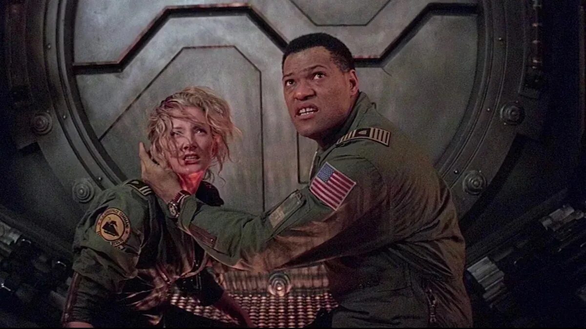События 1997. Сквозь горизонт  event horizon (1997). лоуренс фишборн сквозь горизонт. доктор вейр сквозь горизонт.