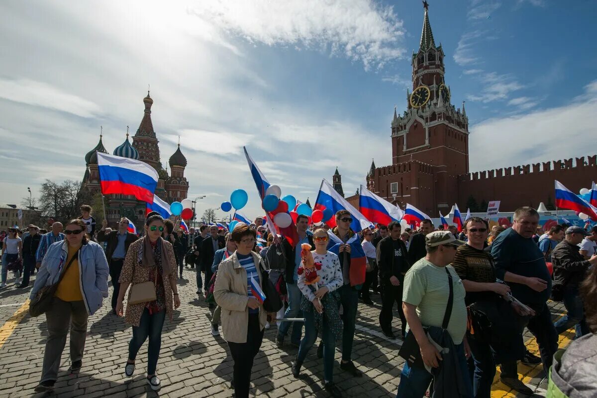 1 мая 2017 г. Первомай демонстрация красная площадь. Красная площадь Москва на Первомае. 1 Мая 1990 красная площадь. Демонстрация на красной площади.