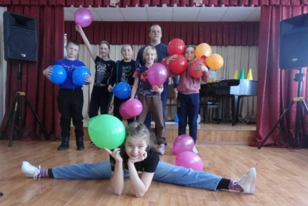 Программа переполох. Игровая программа «весенний переполох». весенний переполох фото. мартовский переполох картинка. картинка игровой переполох.