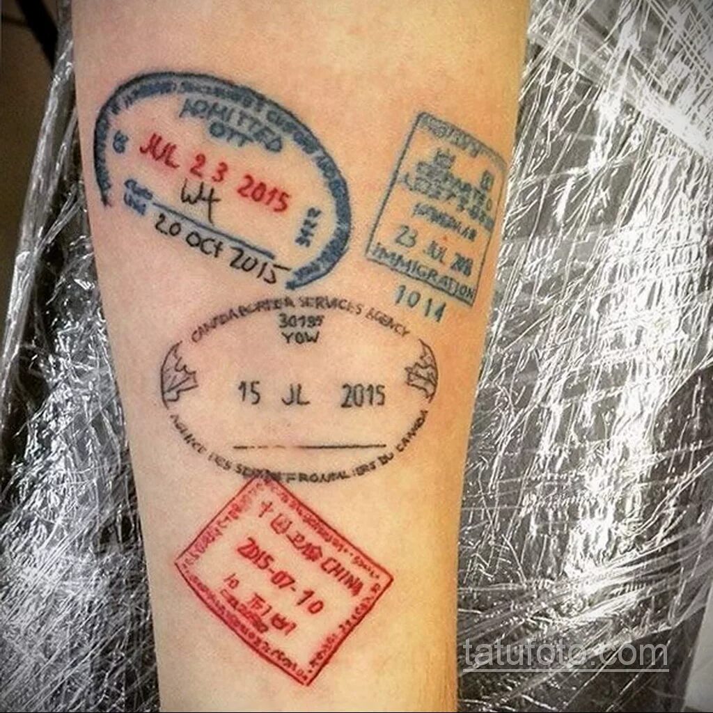 Печать тату значение. Тату штамп. татуировка в виде печати. тату визы. тату в виде штампа.
