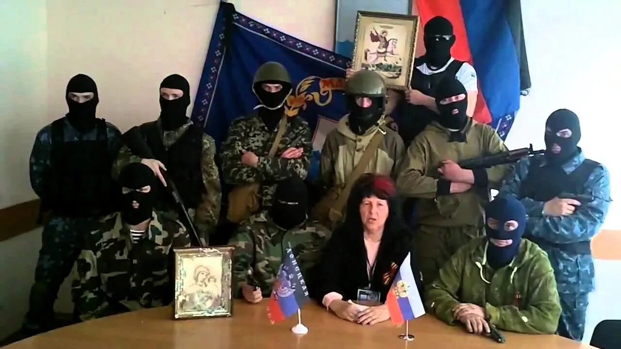 Помощь славянску. Скорая помощь россии автомобили. Славянск 20. Выглядит. Gumanitarnaya situacia v ukraine naselenie.