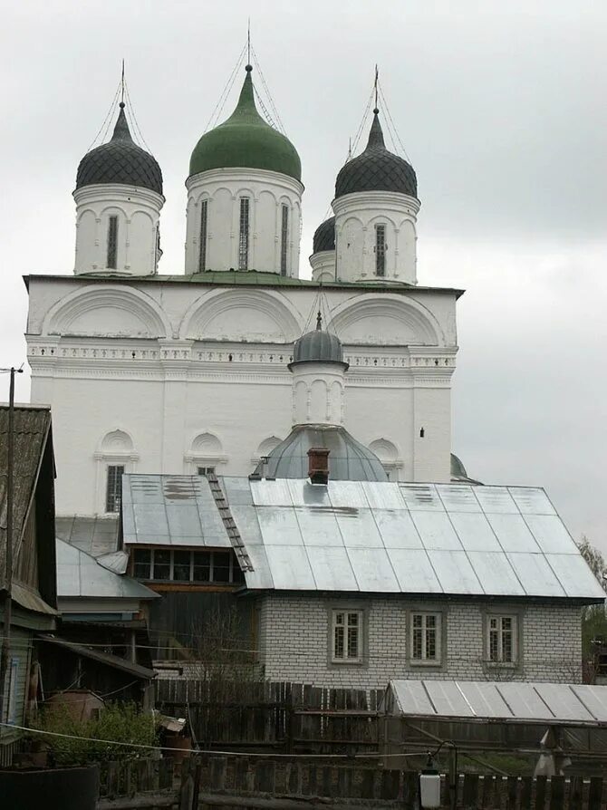 Прогноз балахна нижегородской области. Церковь Рождества Христова Балахна. Спасская Церковь Балахна. Церковь в Балахне Нижегородской области. Рождественская Церковь Балахна.