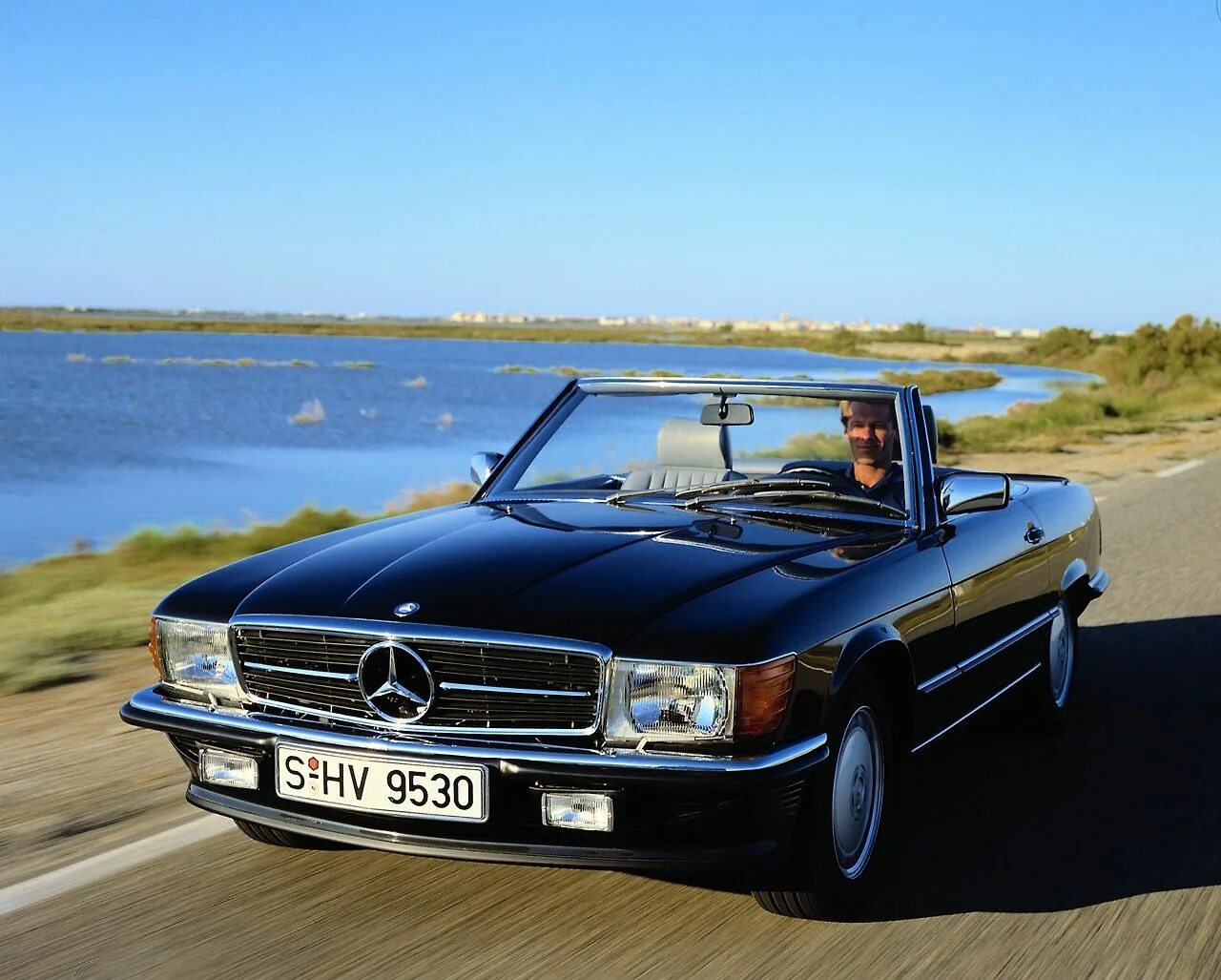 Купить старый мерседес. Mercedes Benz r107. Mercedes SL r107. Mercedes Benz SL 1980. Mercedes Benz sl500.
