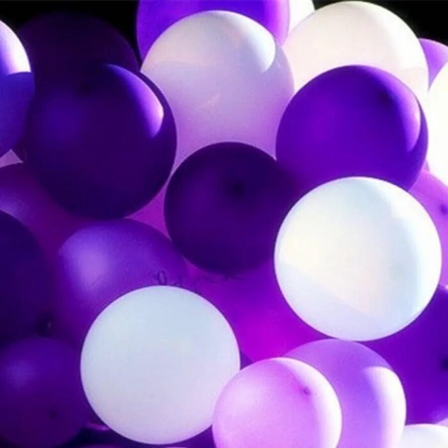 Шар фиолетового цвета. Фиолетовые шары. Фиолетовый шарик. Фиолетовые шарыстетика. Сиреневые шарики.