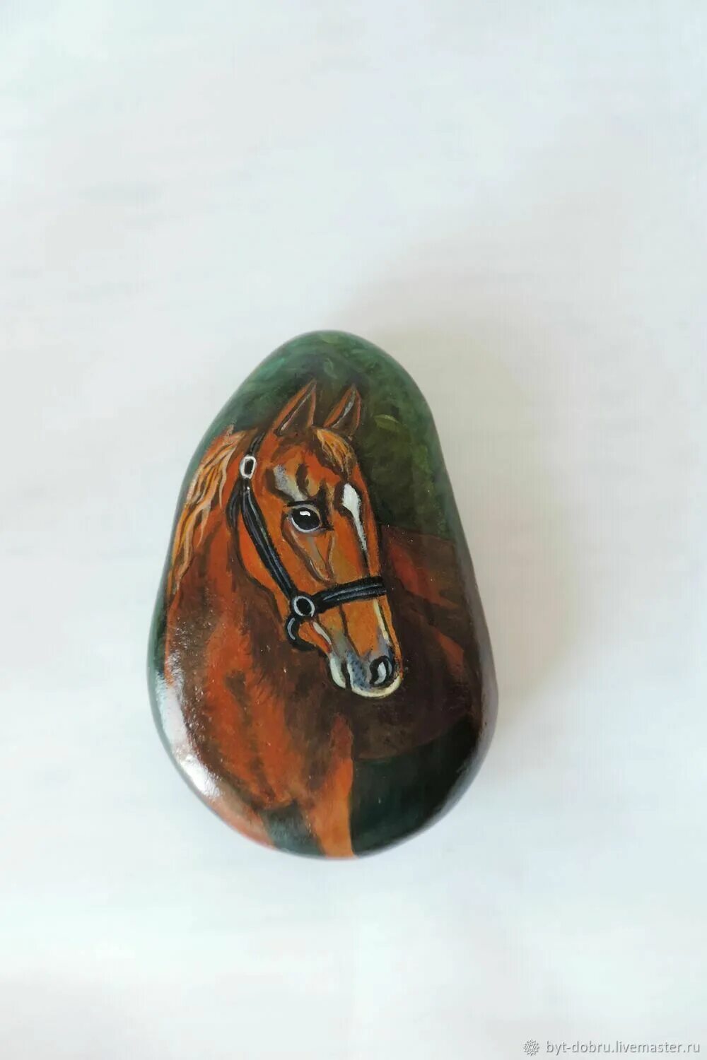 Лошадь из камня. Козье тульская область. Шотландия пиктские камни. Долина мегалитов в тульской области. Украшения с камнями лошадей.