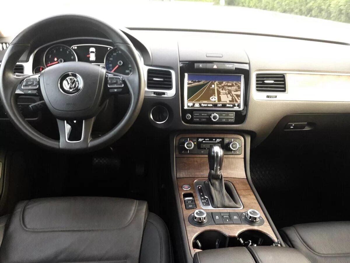 03 06 2013. Touareg 2013 Interior. Volkswagen Touareg 2013 салон. Touareg 2013 салон. VW Touareg 2013 салон.