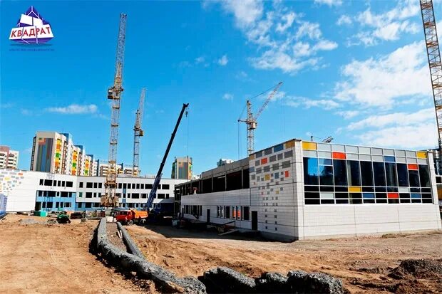 Стройка школы. 156 школа красноярск в солнечном. Строительство школ в красноярске. Строят школу. Стройка школы.