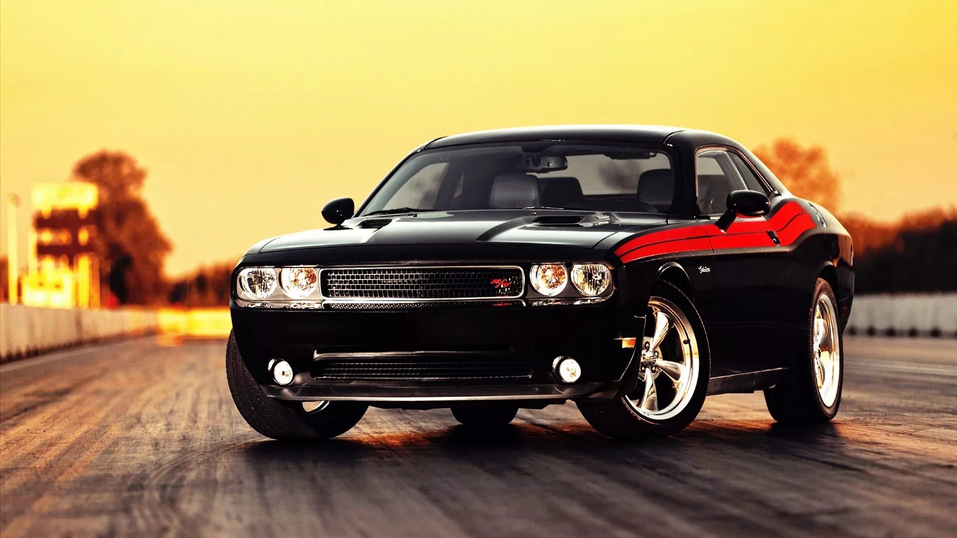 Обои додж челленджер. Dodge Challenger r/t 2010. Додж Челленджер 2011. Dodge Challenger 2000. Dodge Challenger srt8 2014.