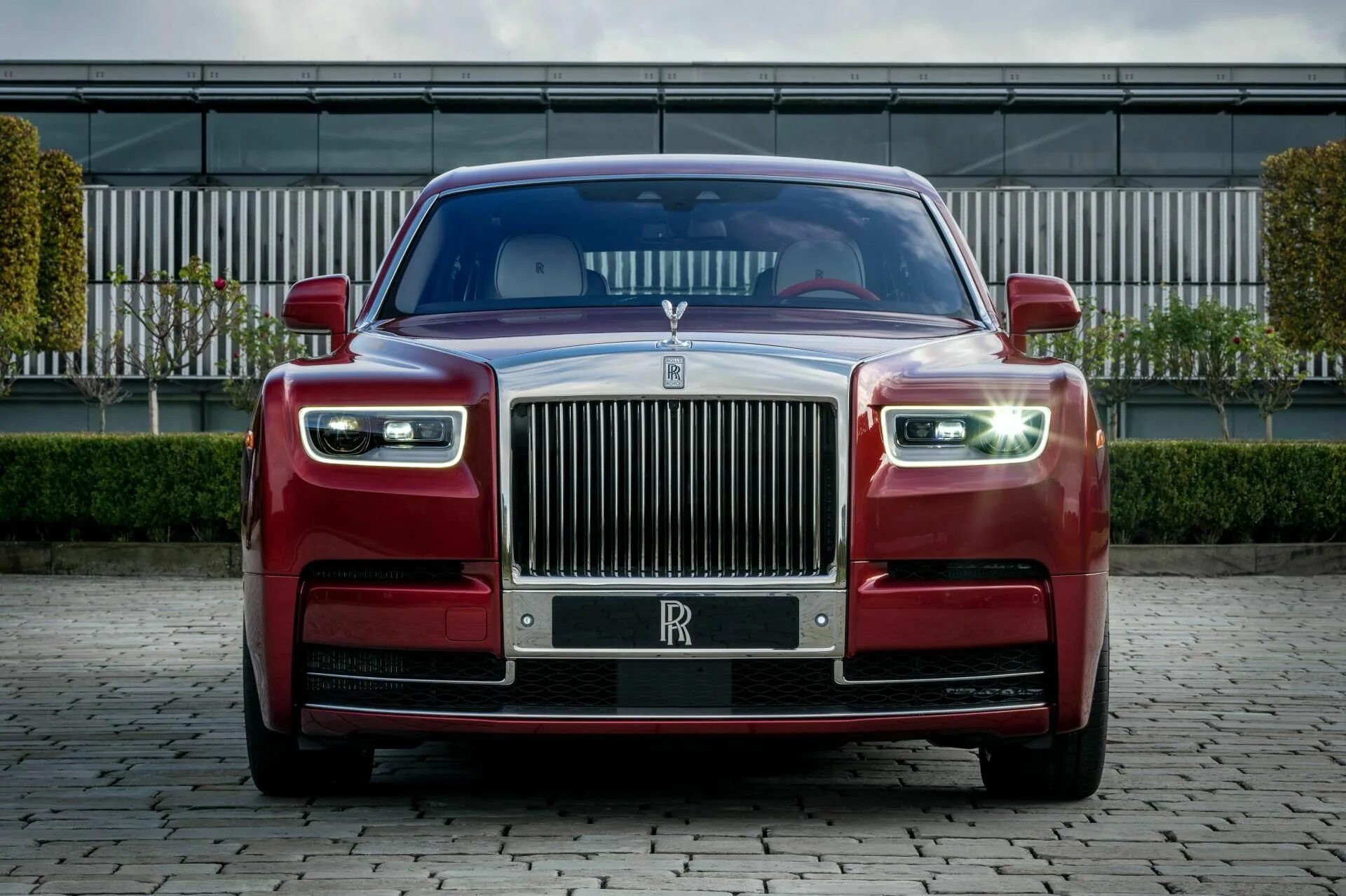 Авто роллс. Роллс Ройс Фантом. Роллс Ройс Фантом 2020. Машина Rolls Royce Phantom. Роллс Ройс Фантом 6.