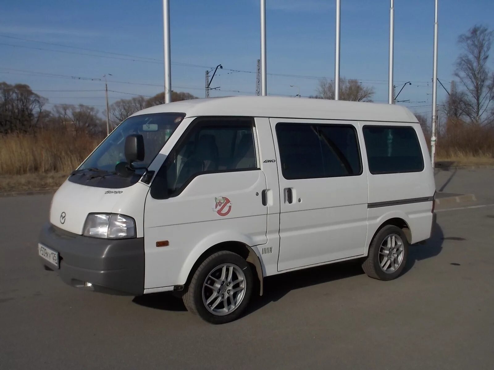 Мазда Бонго микроавтобус 4х4. Mazda Bongo 4 поколение микроавтобус , 2000. Mazda Bongo на r16. Mazda Bongo 2008.