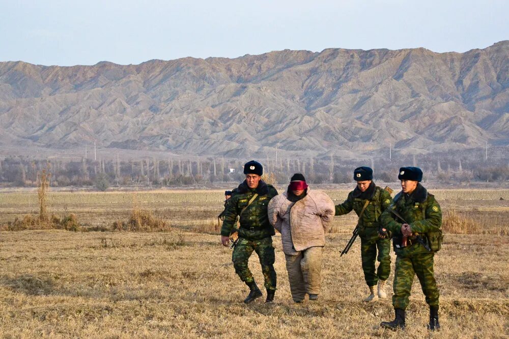 Китайская граница охрана. Охрана Кыргызстан. ФСО Киргизия. Китайские пограничные роты.