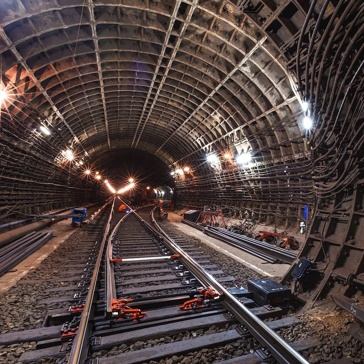 Построить метро самому. Тоннель метро. Постройки метро. Строительство метро. Выборгский тоннель.