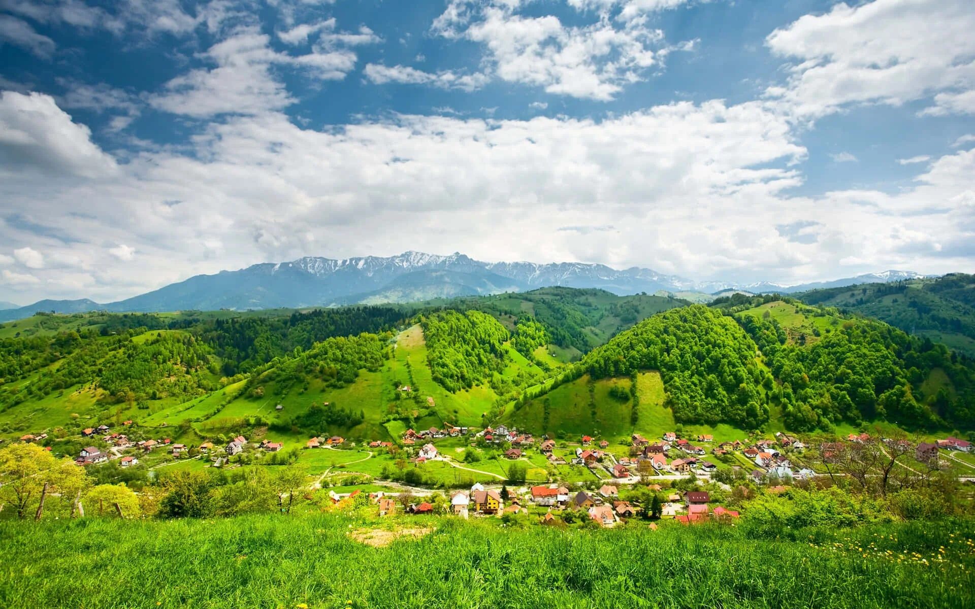 Hills village. Пейзаж горы деревня Долина. Азорские острова. Молдова Карпаты горы деревня. Абхазия зеленая Долина.