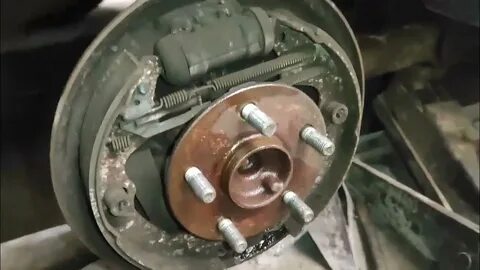 Замена тормозных колодок тойота видео