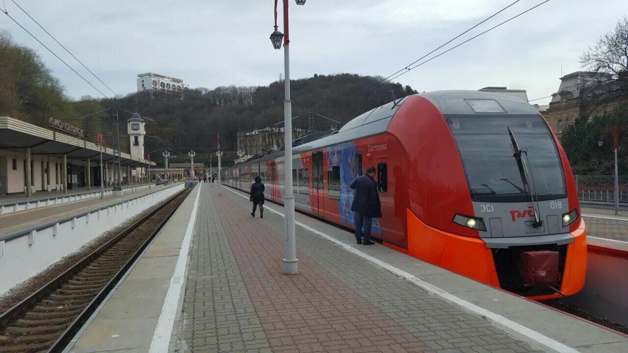 Электричка ласточка ростов кисловодск. Поезд Ласточка Кисловодск. Поезд Ласточка Кисловодск Краснодар. Ласточка Кисловодск Краснодар. Электричка Ласточка Кисловодск.