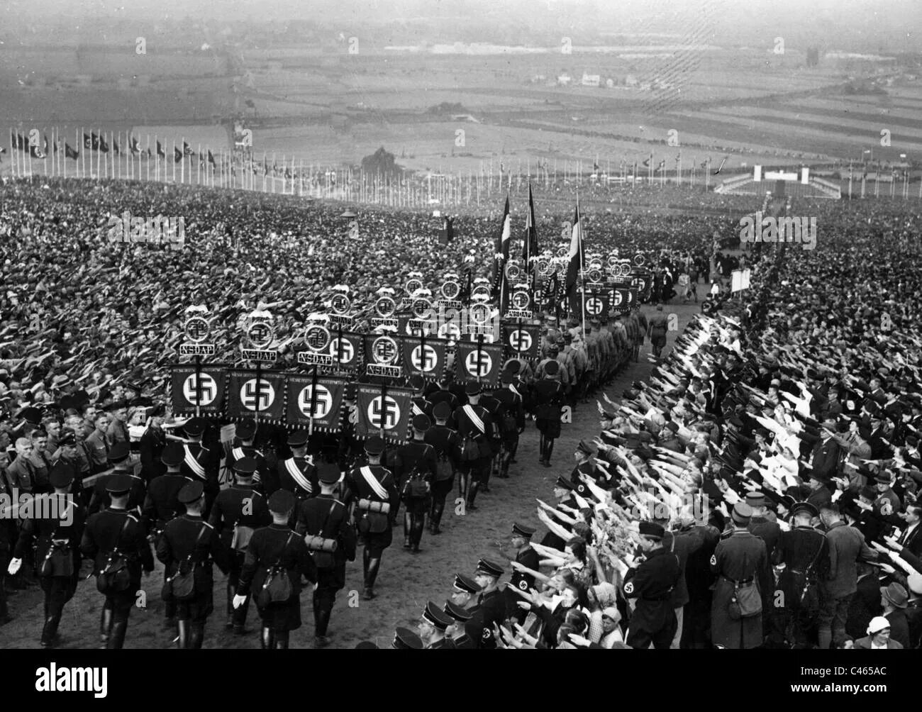 Фашистские митинги. Бюккебург 1934. Парад нацистов в Бюккебурге 1934. Нацистский митинг 1937. Митинг в нацистской Германии.