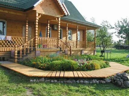 В дачном поселке 30 деревянных