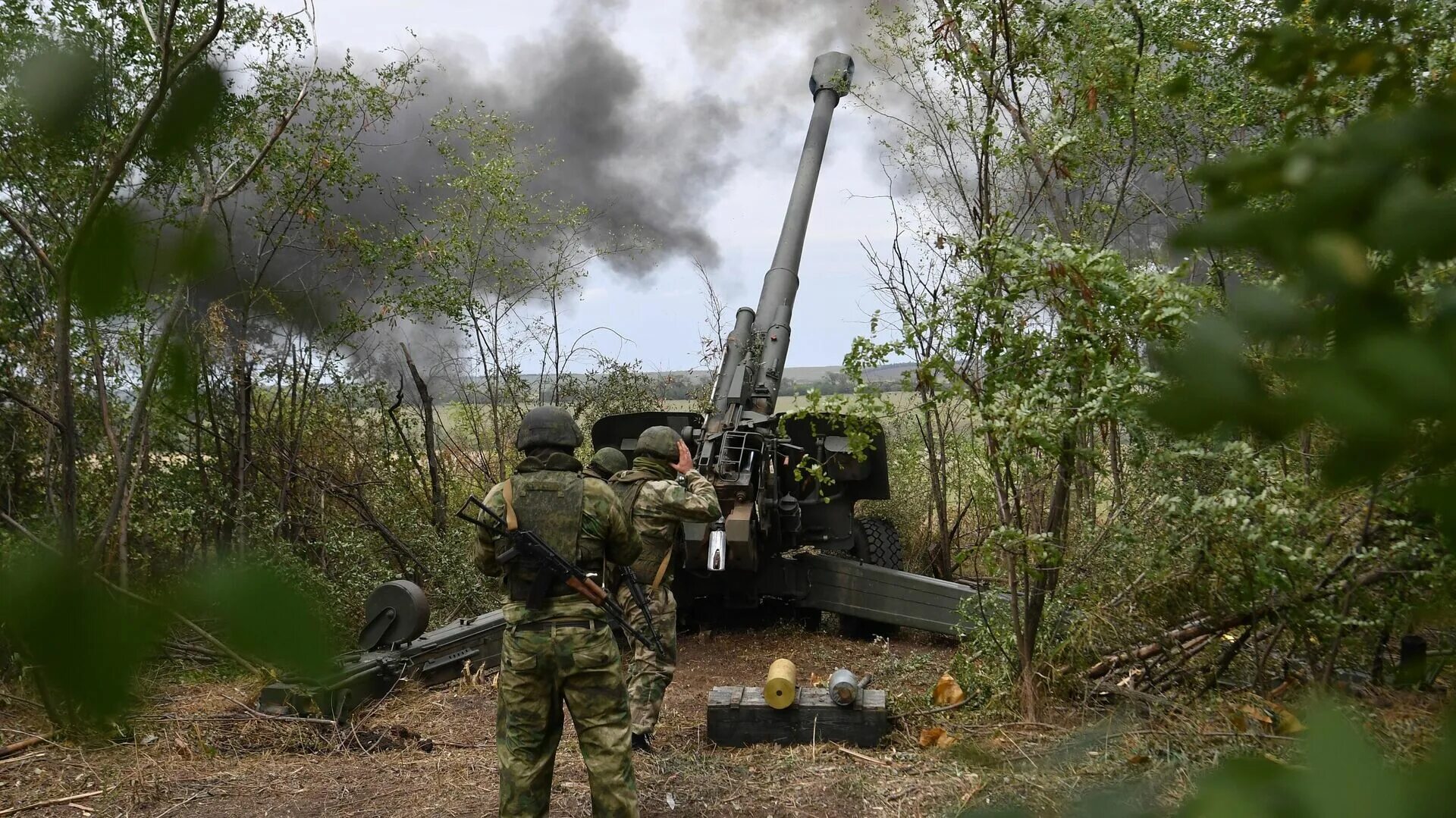 Военная операция на запорожском. Красный Лиман бои 2022. Военные действия. Артиллерист. Армия России артиллерия.