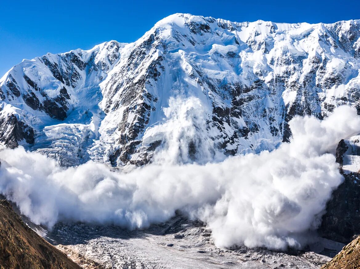 Avalanche. Snow avalanche. Горная лавина. Свет лавин. Avalanche.