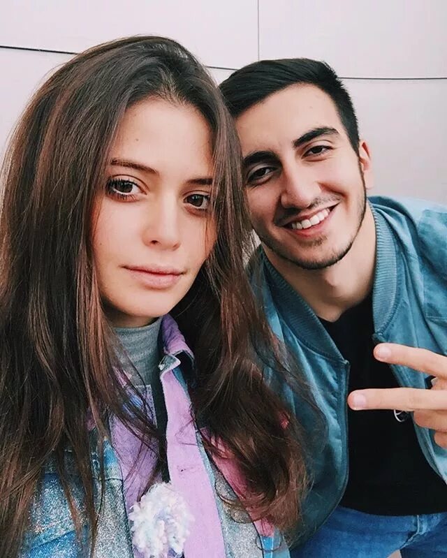 Карина каспарянц и оск маркарян. Брат карины каспарянц. Оск каспарянц. Картна каспарян свадьба. Оск каспарянц.