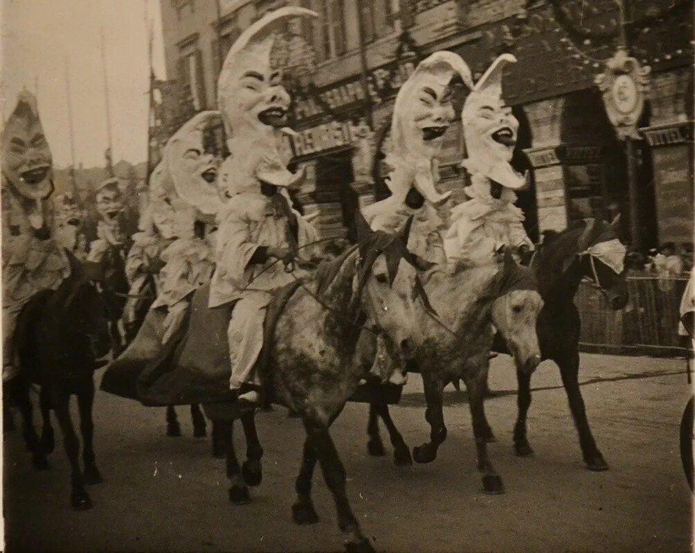 Сто лет тому назад дата выхода. Франция 1910. Хэллоуин в начале 20 века.