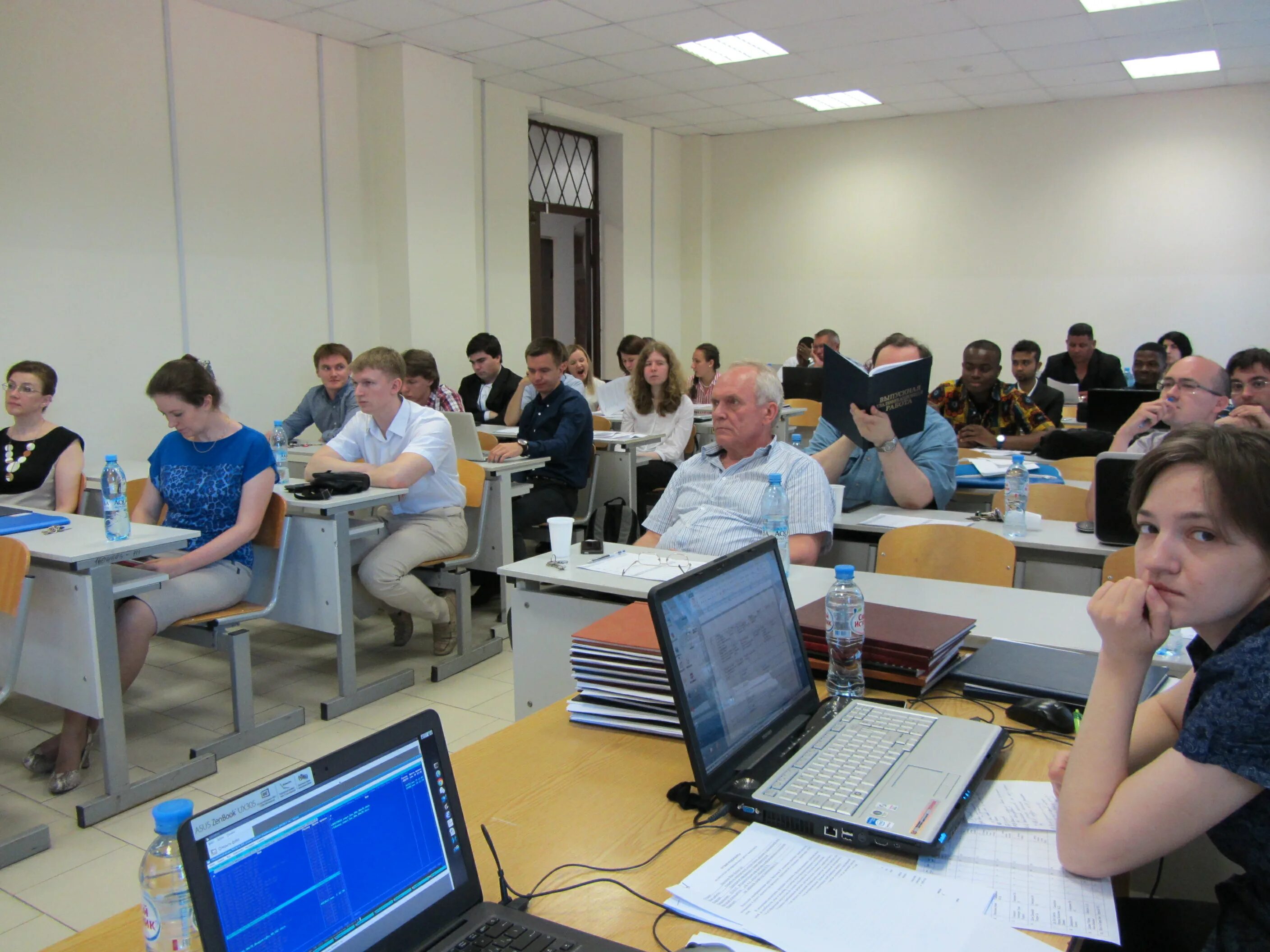 Выпускник вуза. Магистры 2016. Магистры 2016. Мантия ниу вшэ. Тульский государственный университет.