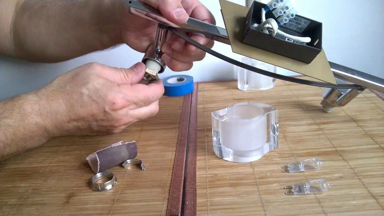 Разбираем люстру с патронов е14. Лампа ,kb;y шевроле лачетти. Патрон лампы е27 для торшера. Лампа поворотника киа рио 3. Патрон е27 т210 люстровый.