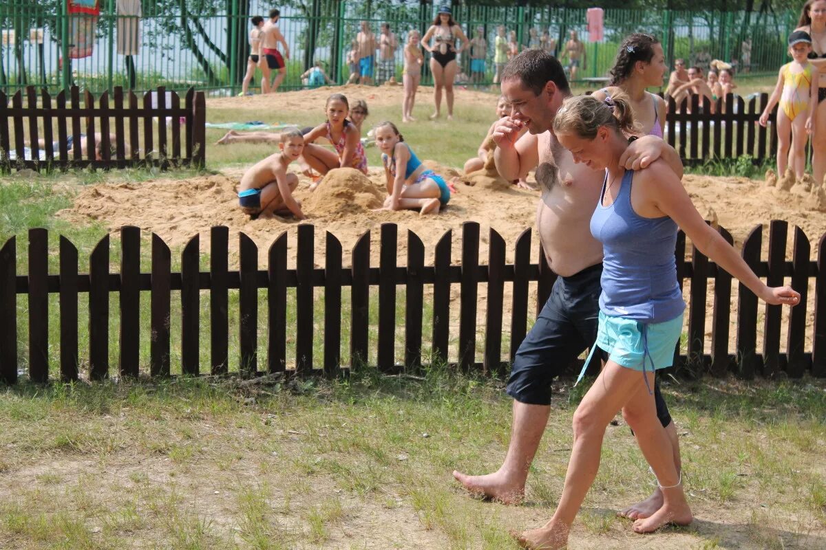 Деревенская молодежь. Молодежь в деревне. Молодежь в сельской местности. Сел молодежный. Сел молодежный.