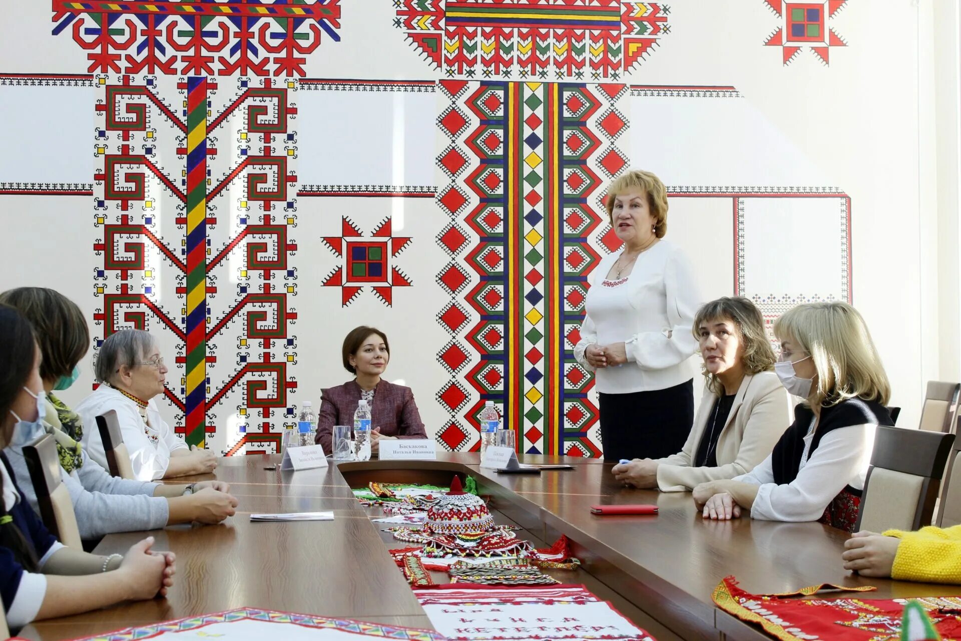 Выставка чувашских книг. Выставка чувашской культуры. Выставки чувашских художников. Большеабакасинское сельское поселение ибресинского района. Ярмарка народных промыслов.