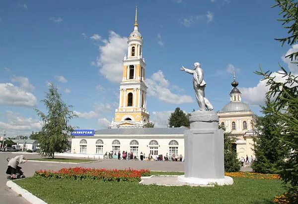 Площадь двух революций. Коломна площадь двух революций коломна. Коломна храм апостола иоанна. Площадь двух революций. Храм иоанна богослова коломна.