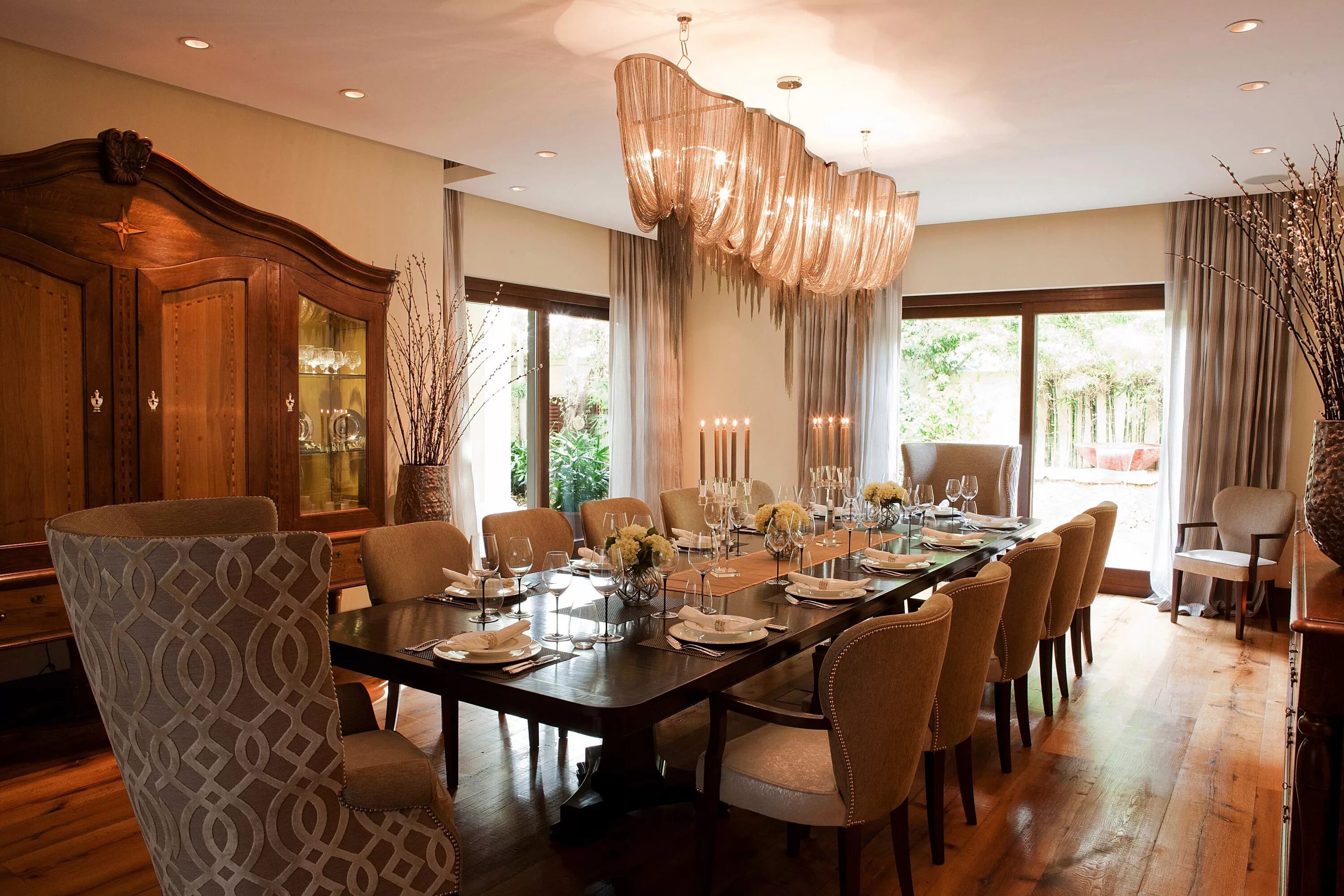 De large. Medcezir mira. Жан-анри ризенер комод. De large. Жан анри ризенер мебель.