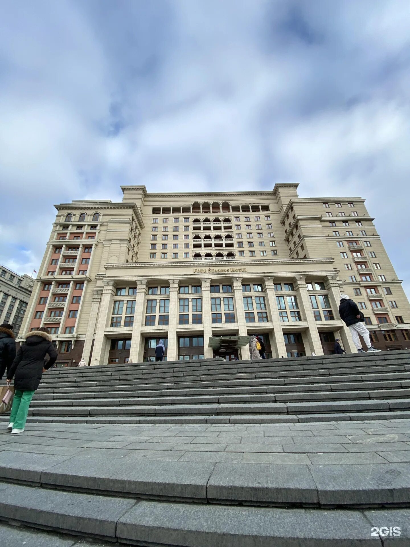 Билл Гейтс стал владельцем гостиницы "Москва" с видом на Кремль OFFICE NEWS