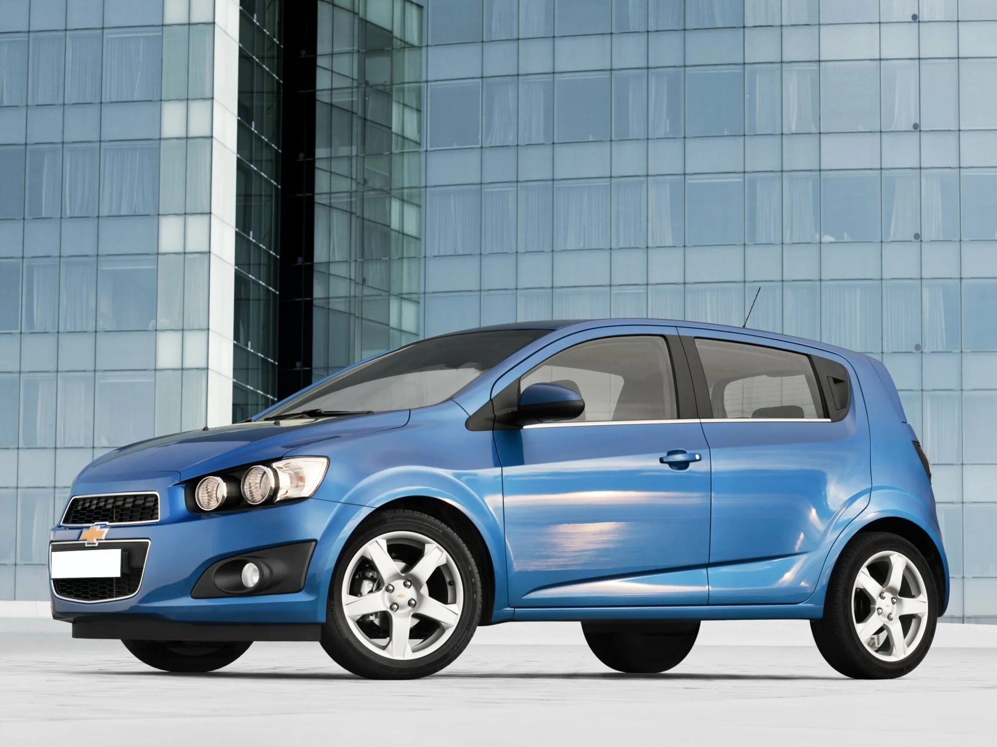 Chevrolet Aveo 2011. 2011 Chevrolet Aveo Hatchback. Chevrolet Aveo t300 Hatchback. Chevrolet Aveo 2011 хэтчбек. Надежные бюджетные автомобили