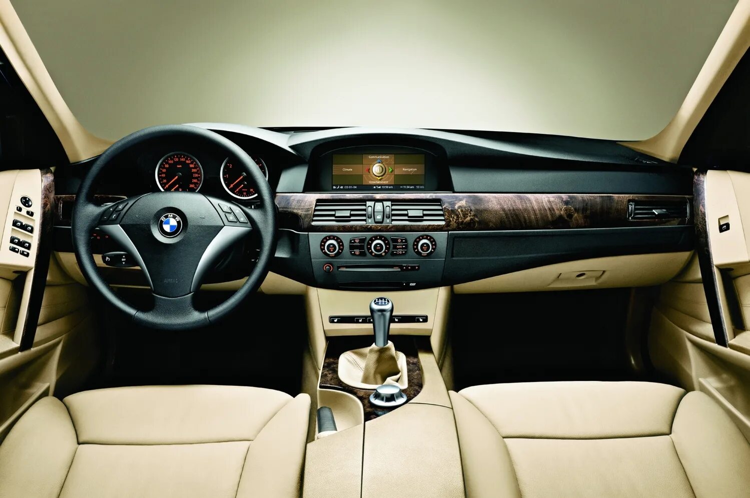 Система е60. BMW 5 e60 салон. BMW 5 e60 Interior. BMW е60 салон. BMW e60 салон individual.